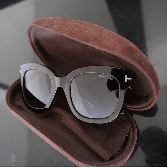 Tom Ford Beatrix-02 Sunglasses - Picture 5 of 6